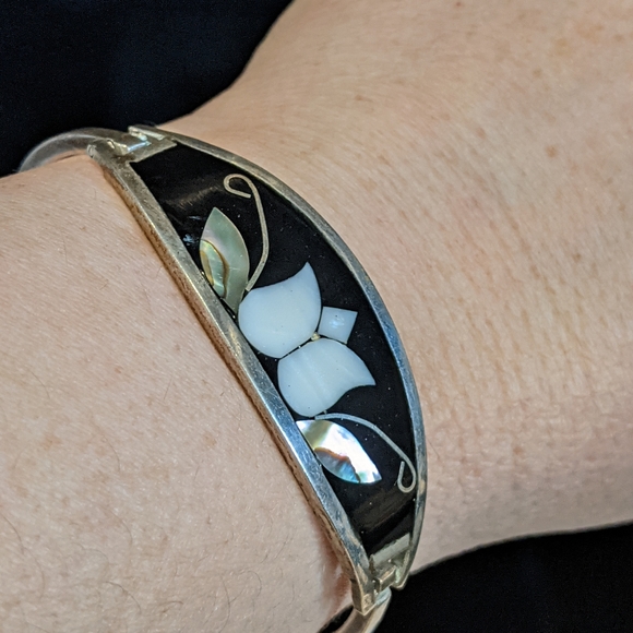 Jewelry - Vintage Abalone, MOP, Black Onyx Enamel Bracelet